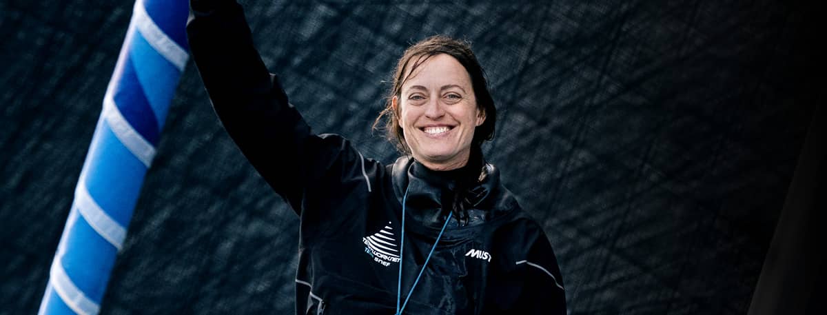 Le Team Snef aux côtés de Justine Mettraux pour l'arrivée du Vendée Globe